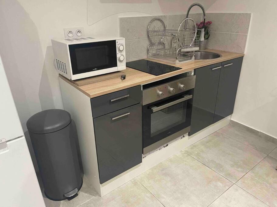 Toulon: Superbe Appartement Atypique 2 Chambres エクステリア 写真
