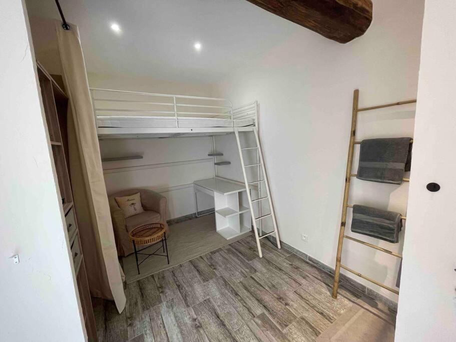 Toulon: Superbe Appartement Atypique 2 Chambres エクステリア 写真