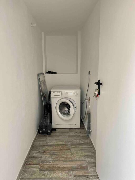 Toulon: Superbe Appartement Atypique 2 Chambres エクステリア 写真